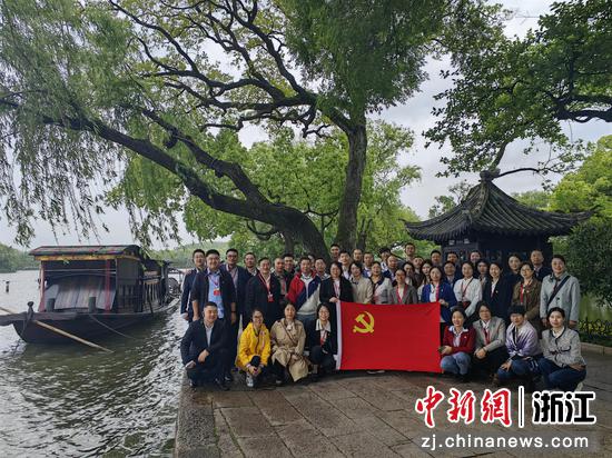 主题教育活动 俞佳航 摄 主题教育活动 俞佳航 摄